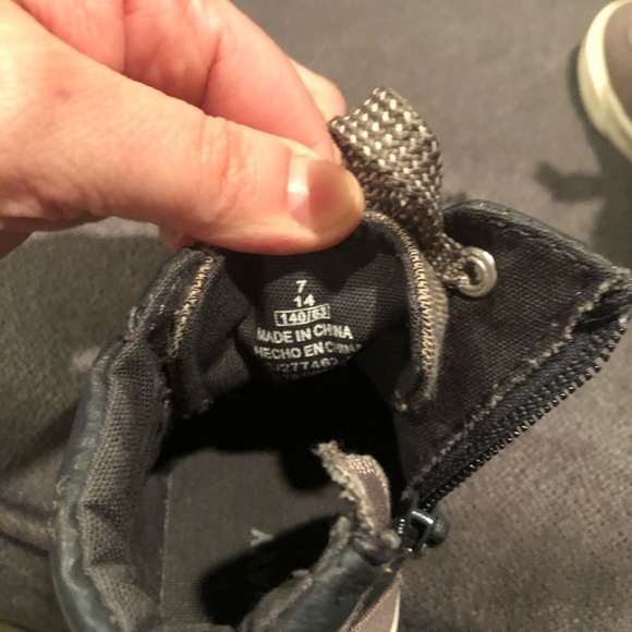 Old Navy toddler high tops size 7 - Picture 7 of 8